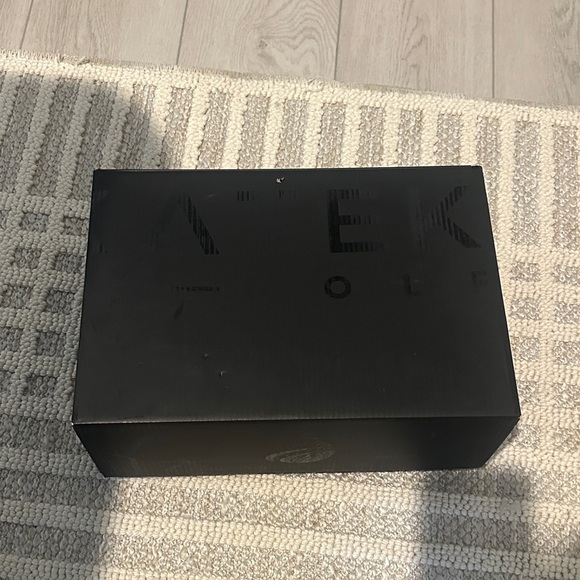 Zephyr Black Sneakers - Picture 6 of 6